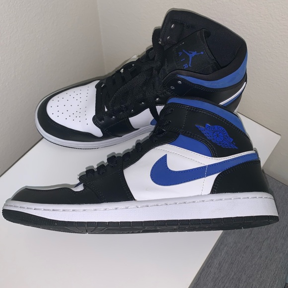 SOLD- 2021 Air Jordan 1 Mid 'Racer Blue' men size 9 554724 140 - Picture 3 of 3